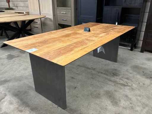 Dining room table