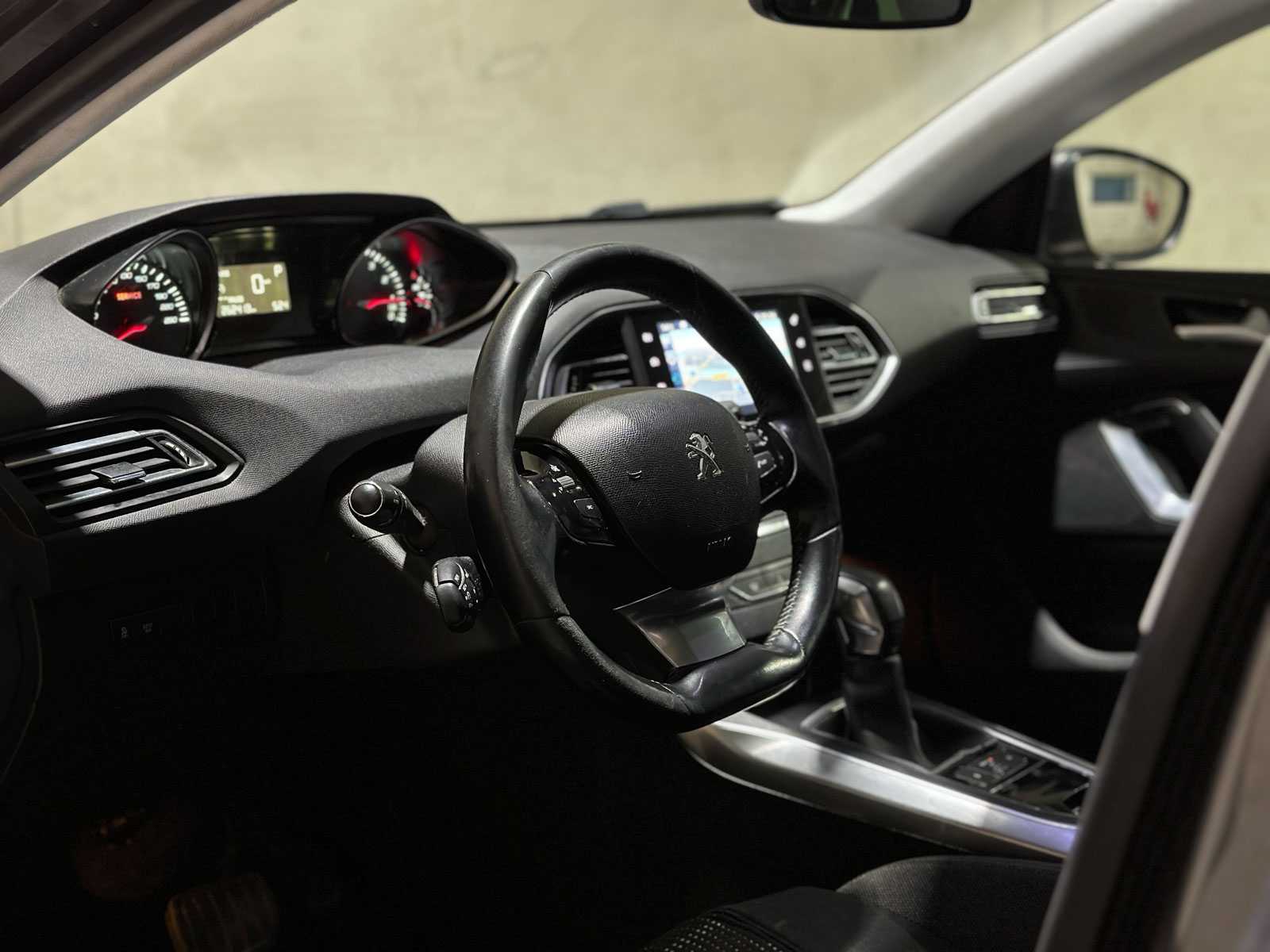 Peugeot 308 SW 1.2 PureTech Blue Lease Premium 131pk 2017 (Origineel-NL), KZ-947-L