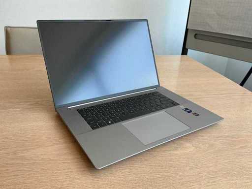 Laptop - HP - HP ZBook Studio 16 pollici G10 Mobile Workstation PC