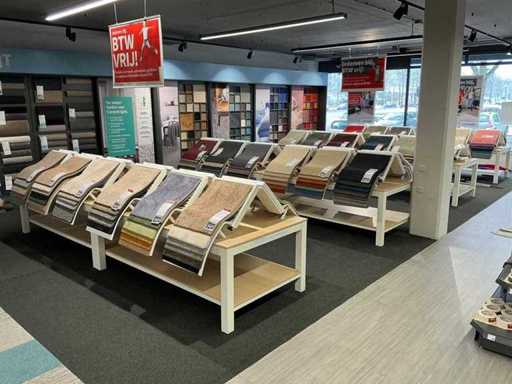 Presentation table with carpet samples (8x)