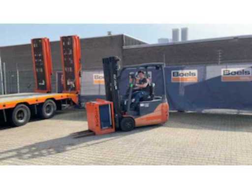 ef87d982-1798-45a1-bcbb-961e40c260c7.mp4