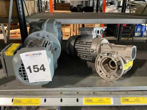 Euronorm, Lenze Electric motor (2x)