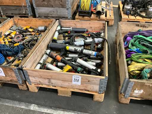 Diverse pistoale cu lipici și sigilanți (18x)