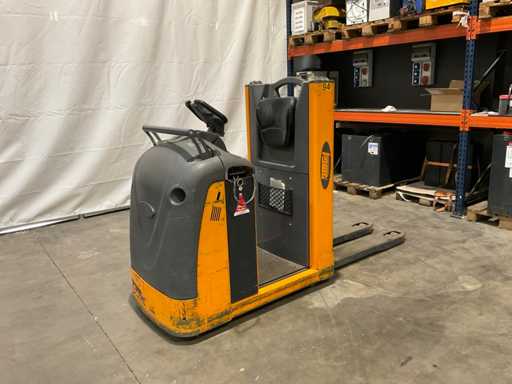 2014 OMG 620 PF AC Order Picker