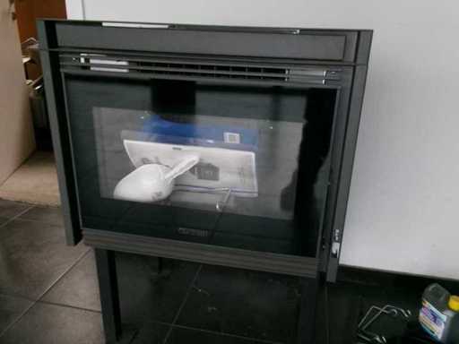Piazzetta IP 68/49 Stufa a pellet - dispositivo dimostrativo inutilizzato - inclusi telaio di supporto, carrello di riempimento e telecomando