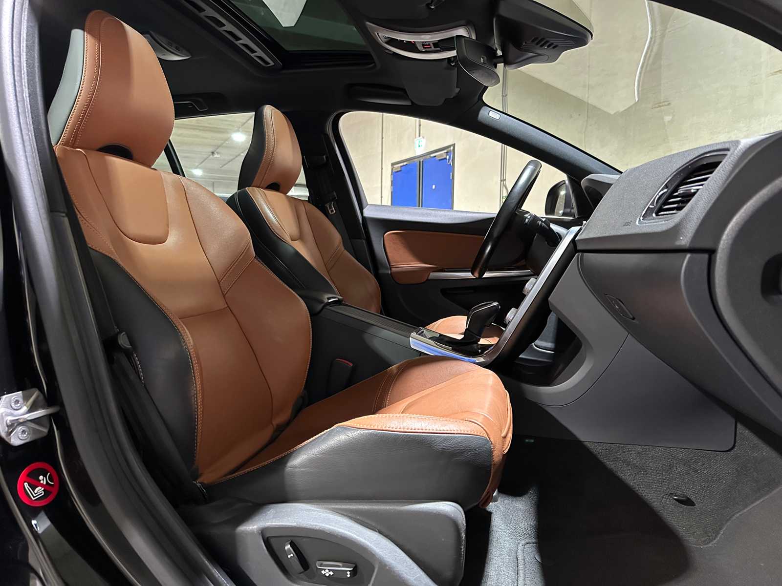 Volvo V60 2.4 D6 Twin Engine Summum 220hp 2015 Plug-In Hybrid, HR-946-F