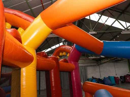 Custom Design - Bouncezilla - Turn 1 - Obstacle course & bouncy castle