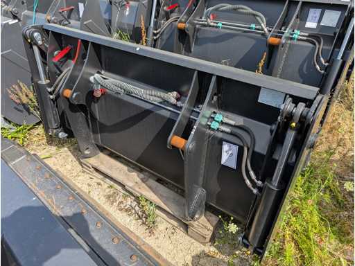 LSB - UNI BUCKET WITH TEETH - AS - 1850 MM - 0.8 CBM - 2023 - Buckets