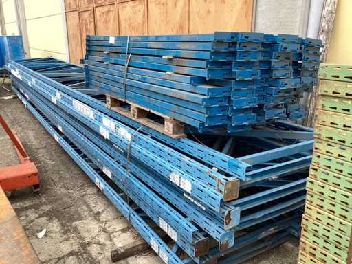 Scaffalatura per pallet smontata