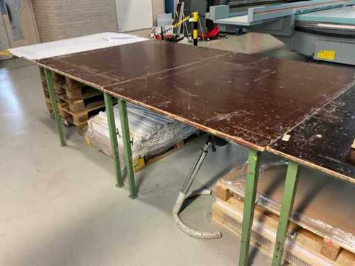 Batch of packing tables (approx. 10x)