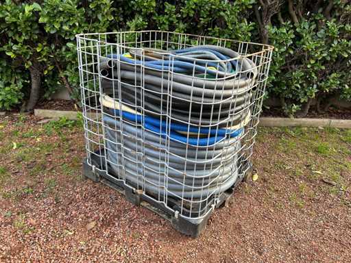 Cage à palette / Gitterbox avec tuyaux