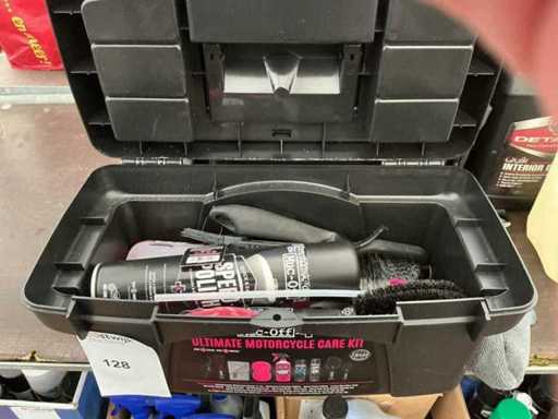 Boîte de nettoyage avec contenu