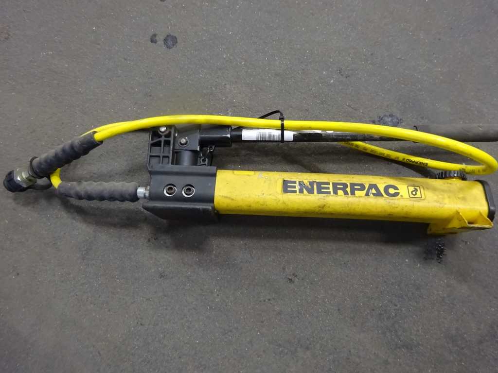 Pompe à main hydraulique P392 complète ENERPAC® (9x)