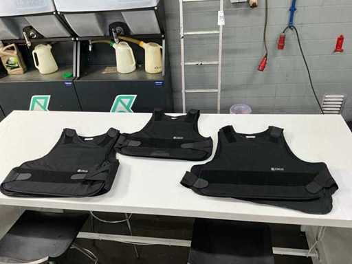Elmon Vest (3 fois)