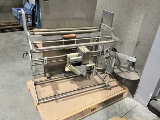 Machine d’étiquetage MULTIVAC MR et imprimante Dataflex