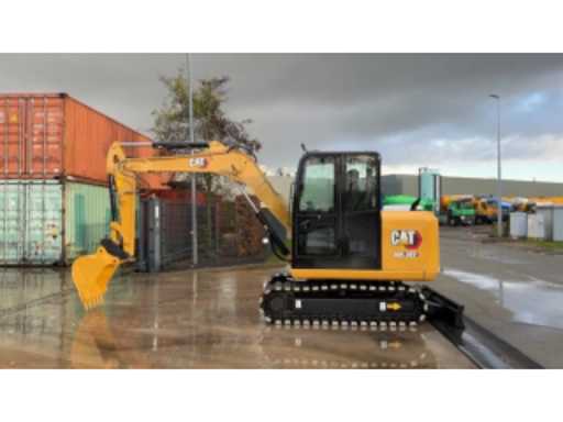 8efef2b1-1dd2-4506-ae87-b8515504833b.mp4