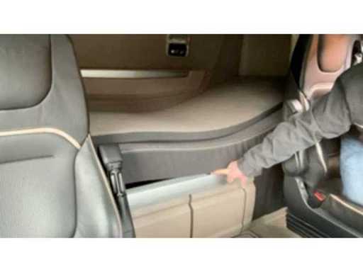 e08cdc80-89b2-40d7-859a-0f73f6324317.mp4