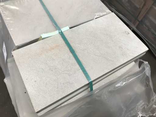 Natuursteen tuintegels ca. 6,3m3