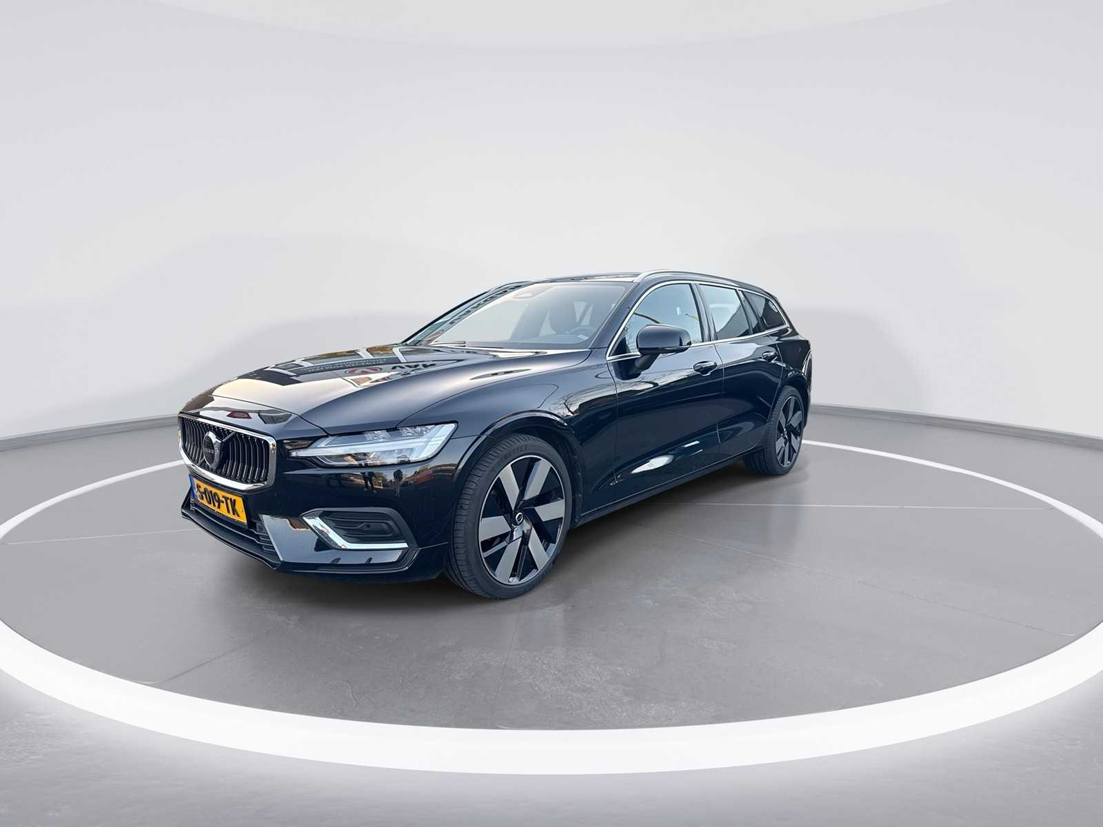 Volvo V60 2.0 B3 Plus Dark | S-019-TK