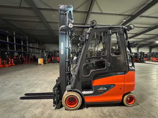 2019 Service + UVV 09/2026 Linde E30H Li-ION 3.000kg 3.+4. Klepvorkregelaar 09/2025 nieuwe elektrische vorkheftruck