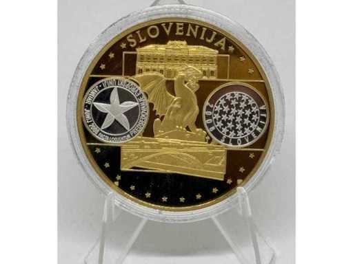 Médaille commémorative en cuivre plaqué or et argent – modèles européens slovènes, diamètre de 40 mm.