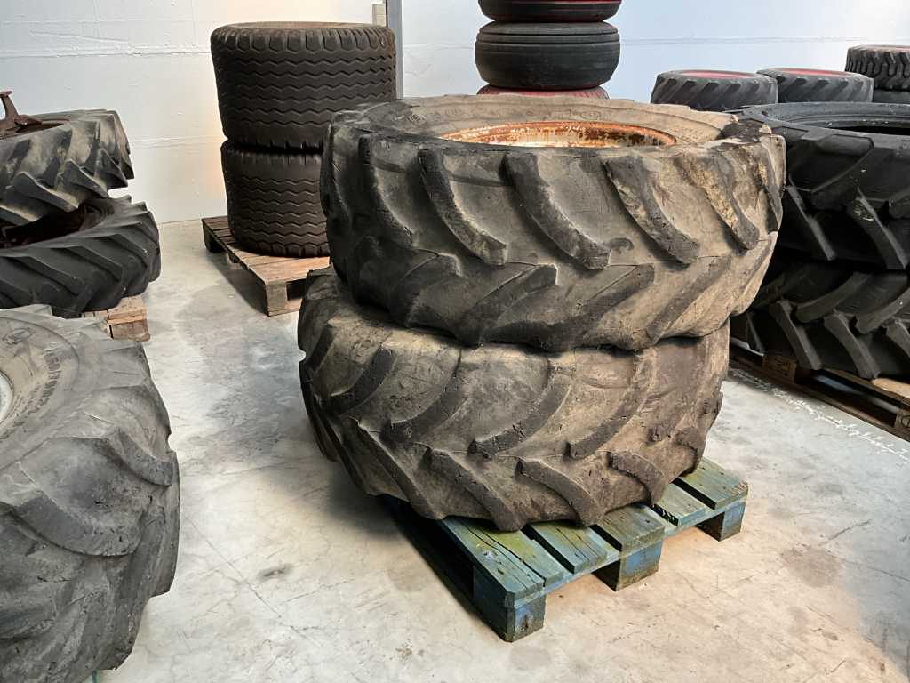3 tyres with rim ENRICHER MERLO OR MANITOU