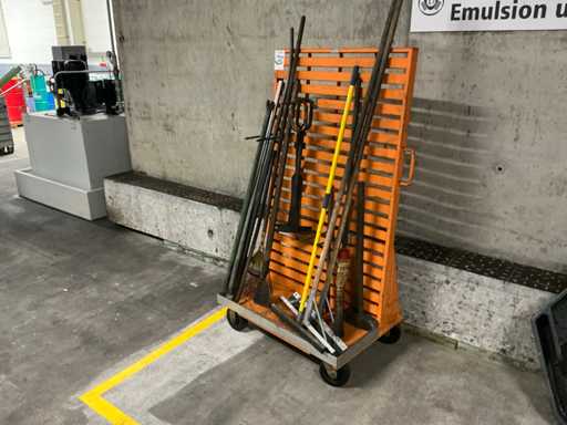 Tool trolley with contents