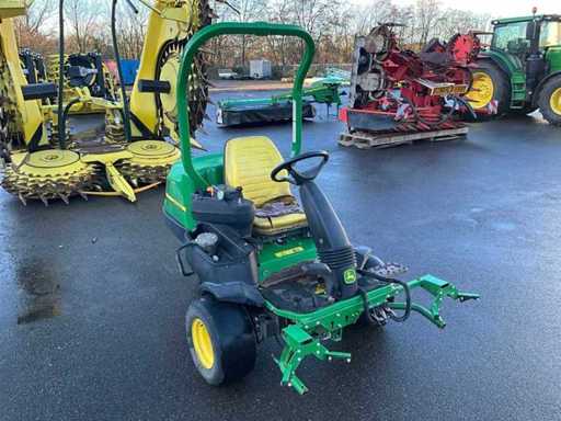 John Deere 2500e Zitmaaier