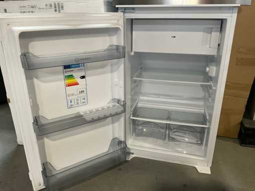 Indesit INSZ902AA Koelkast met vriesvak
