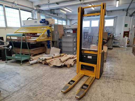 JUNGHEINRICH EJC212 Transpalet Electric