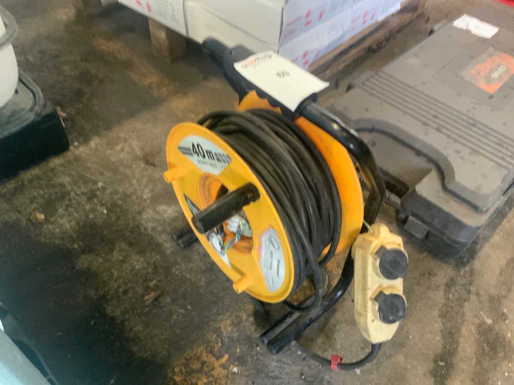 Extension cable reel