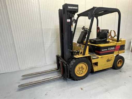 Daewoo G25S-2 - Vorkheftruck Triplex - Freelift - Sideshift - 2002 uur