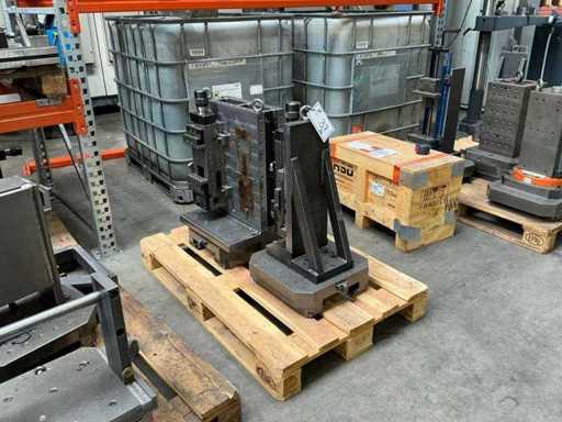 Assortment of tensioning towers (2x)