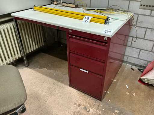 Liste Schreibtische und Bürostühle