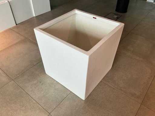 Vaso di fiori in vetroresina Diphano