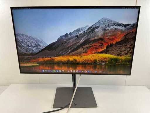 HP (Z27u G3) 27”, 2560x1440 (QHD) IPS Monitor