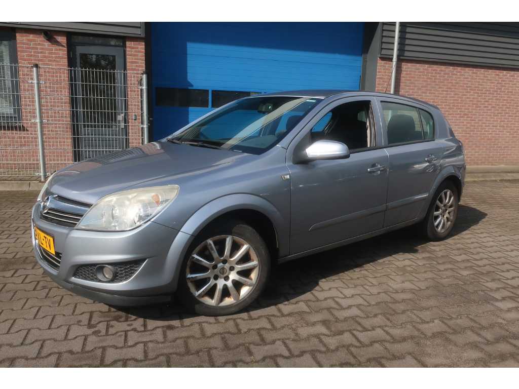 Opel Astra 1.6 Temptation, 32-XL-TV