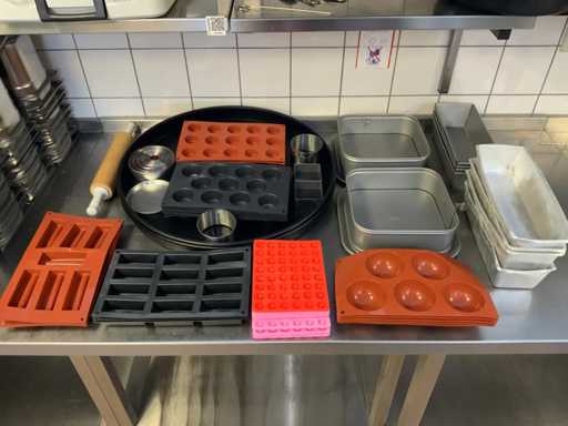 Lot de fournitures de boulangerie