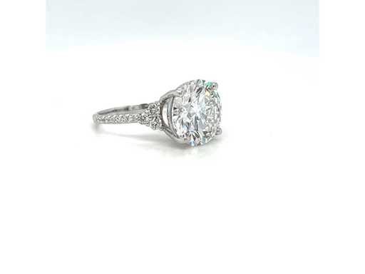 14 Karaat witgouden ring met 6,21 crt. diamant