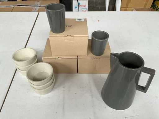 Mieszaj dużo ceramicznych dzbanków i kubków Fair Trade Piet Hein Eek