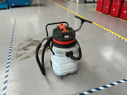 Industrial vacuum cleaner