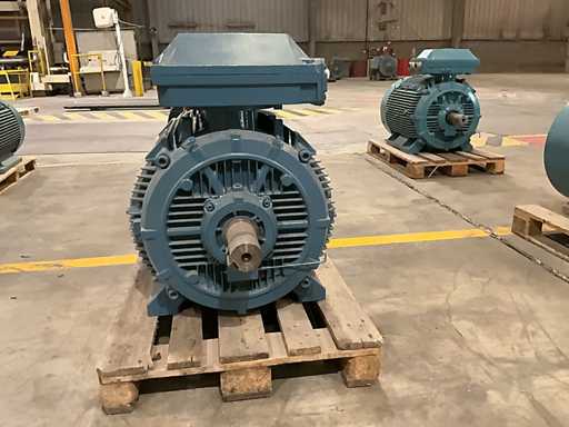 Silnik elektryczny ABB 132KW 1500RPM 400/690V B3 T315SM
