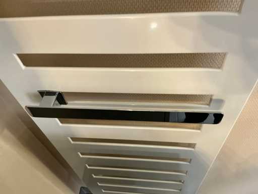 Zehnder Metropolitan Bar Design Radiator