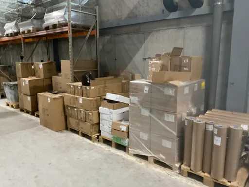 Lot d’articles de fleuristerie