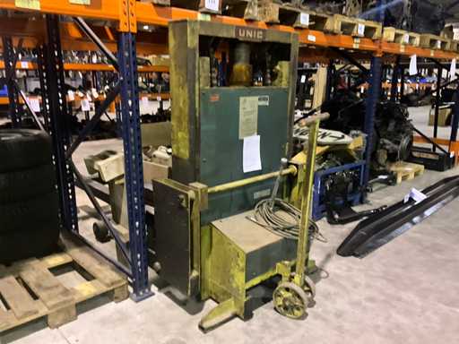 UNIC SAHMM CM2 Sollevamento