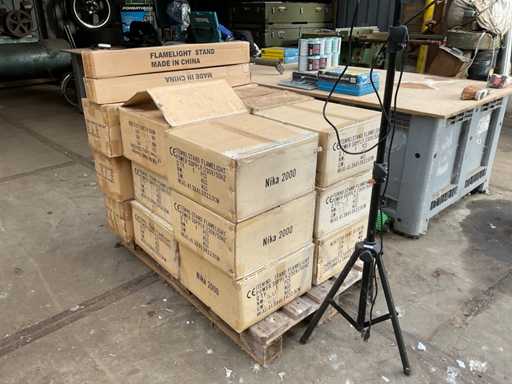 Nika FLM-21B Stehleuchte Flamelight auf Stativ. (12-fach)