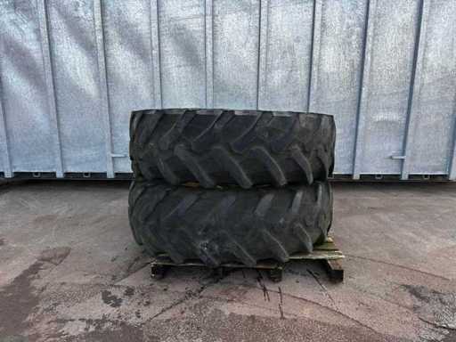 Pirelli – Landwirtschaftsreifen TM700 480/70 R38 Doppelräder mit Felge und Speichen (2x)