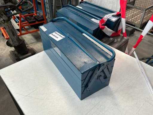 CUTIA METALICĂ (3x)