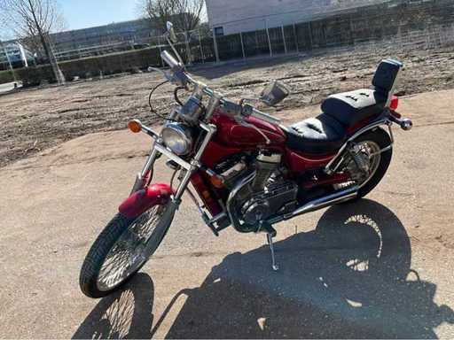 Suzuki Intruder VS800 - 805cc V-Twin cruiser