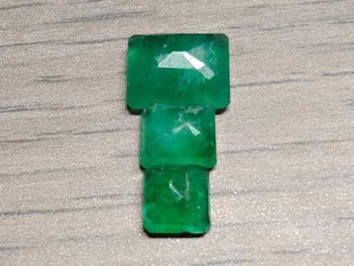 Emerald Rechthoekig van vorm - 3 Natuurlijk Groen Gewonnen - 4,54 Cts